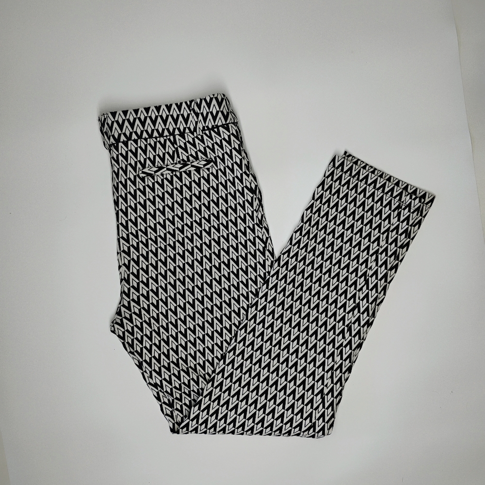 Soho Apparel Black and White Geometric Pants Size 10P